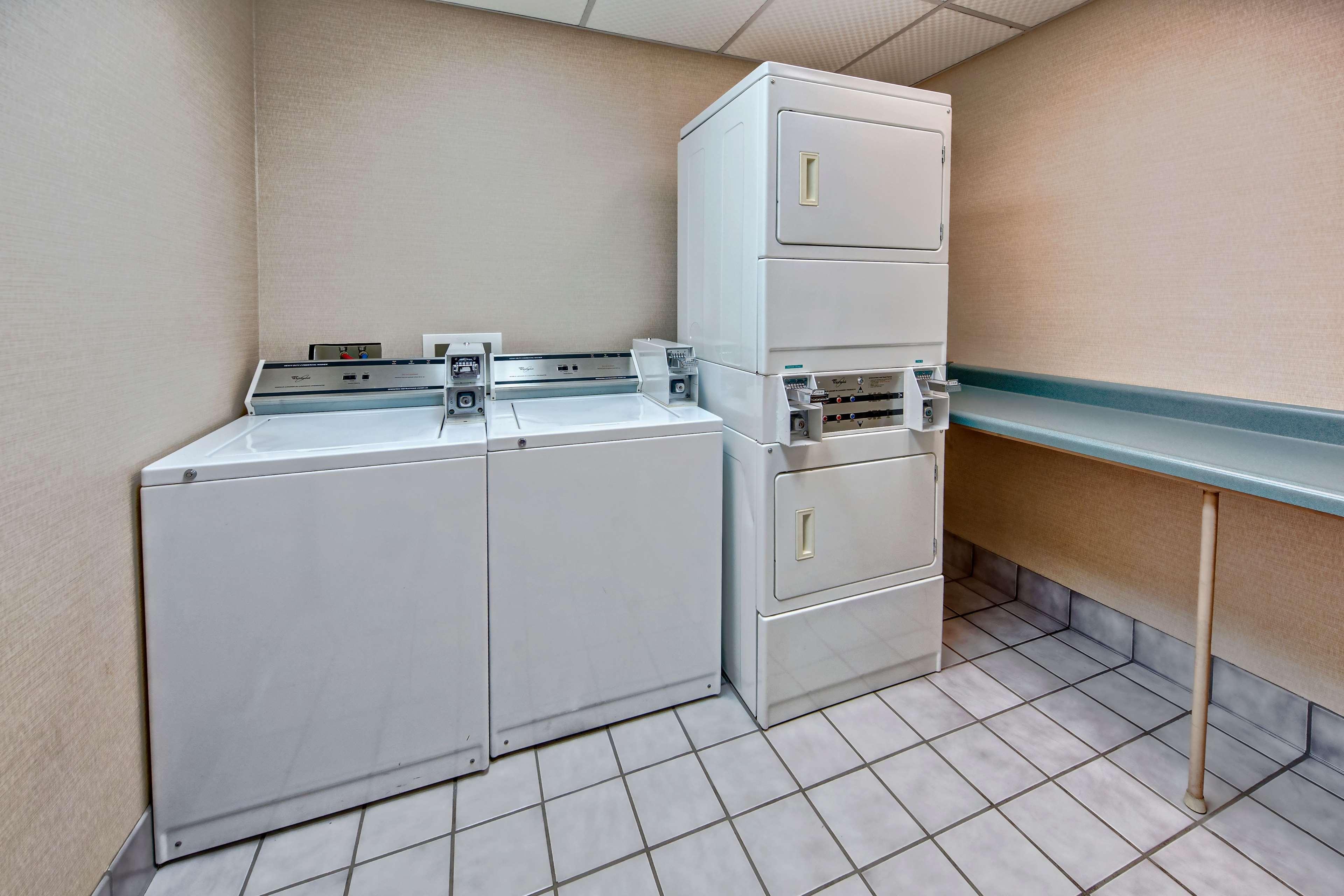 Hampton Inn By Hilton Clarksville Exterior photo