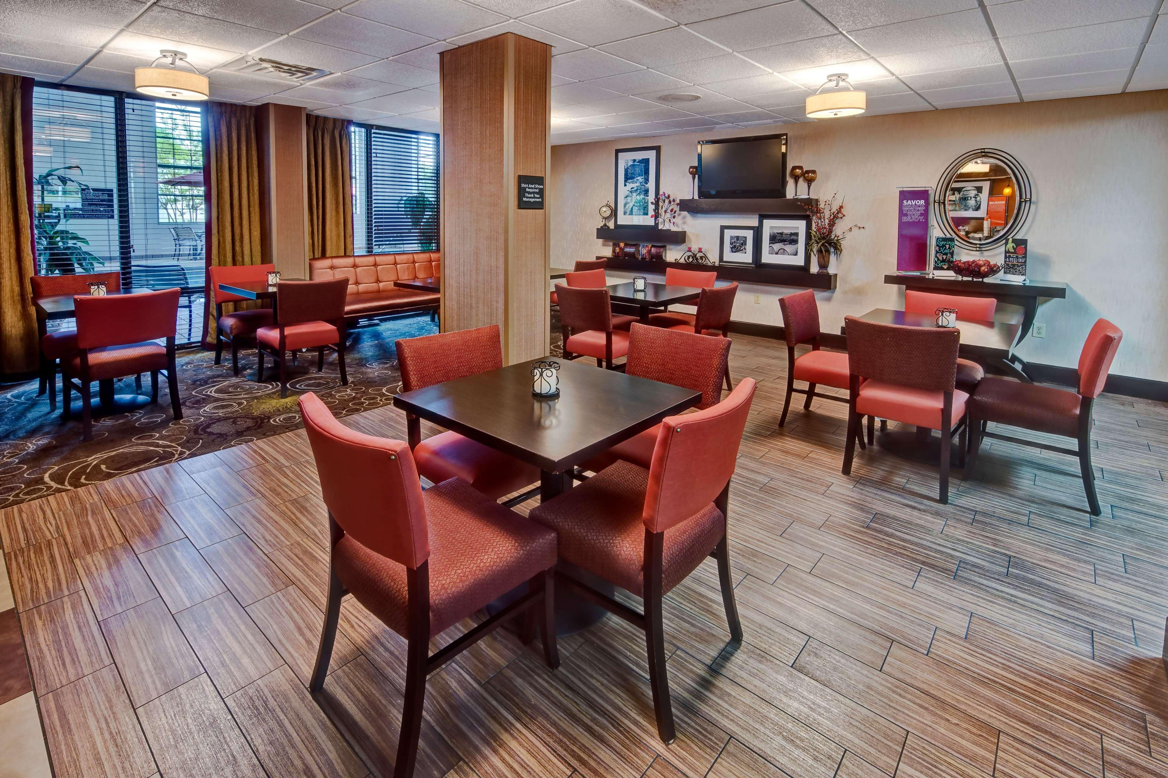 Hampton Inn By Hilton Clarksville Exterior photo