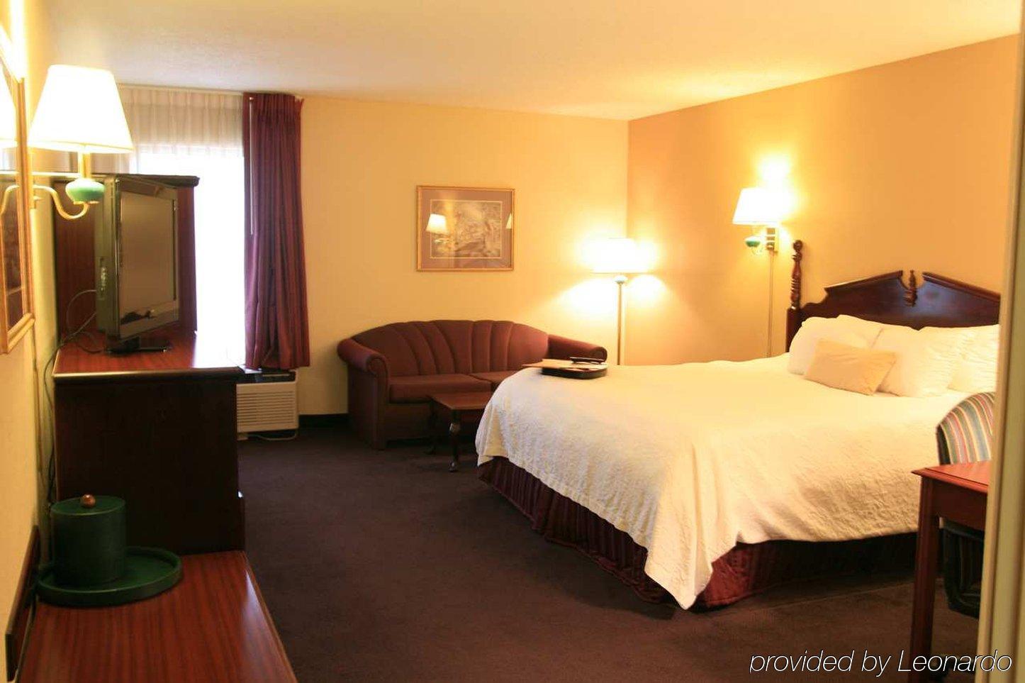 Hampton Inn By Hilton Clarksville Room photo