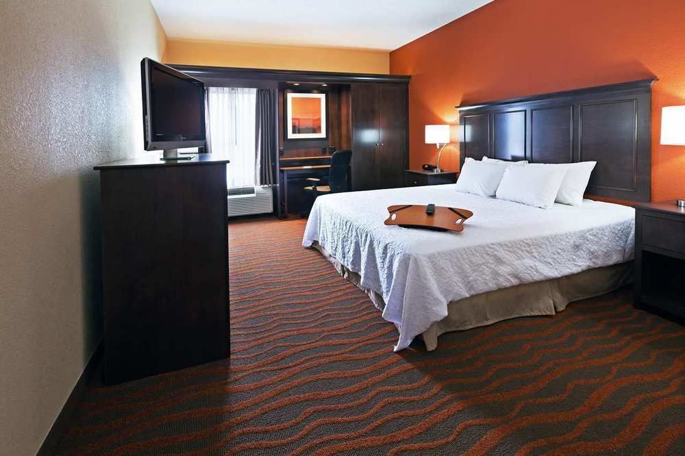 Hampton Inn By Hilton Clarksville Exterior photo